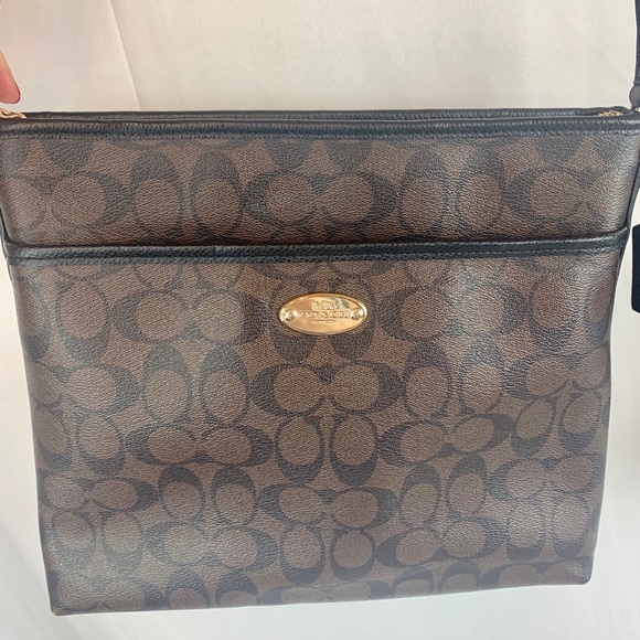 Coach Handbags - Coach shoulder bag